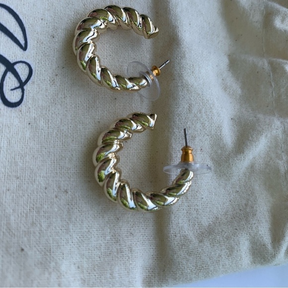 NWT J Crew Small twisted hoop earrings Gold - Picture 4 of 4